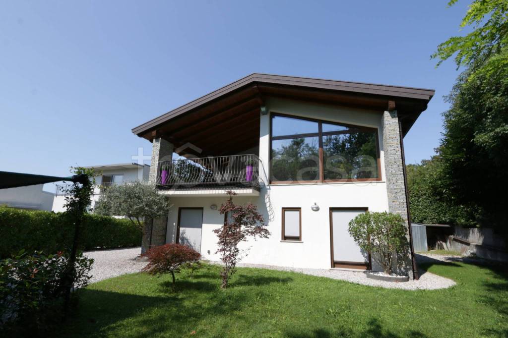 casa indipendente in vendita a Cassacco