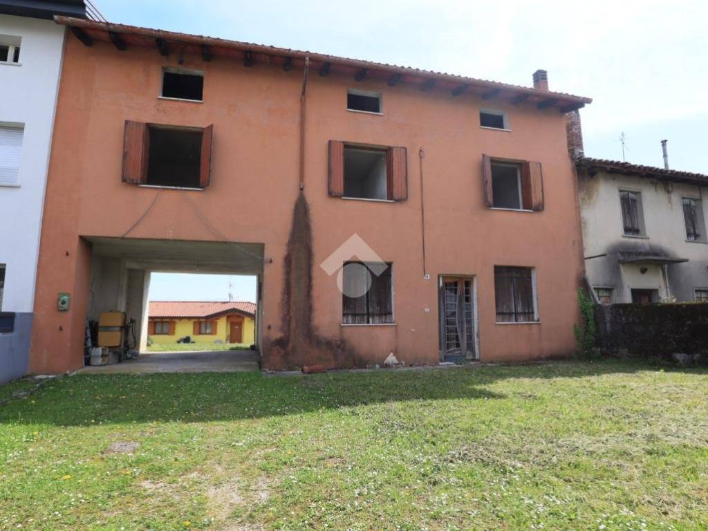 casa indipendente in vendita a Cassacco in zona Raspano