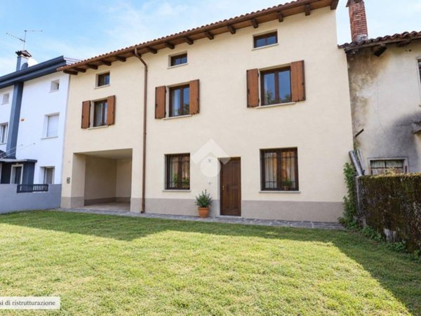 casa indipendente in vendita a Cassacco in zona Raspano