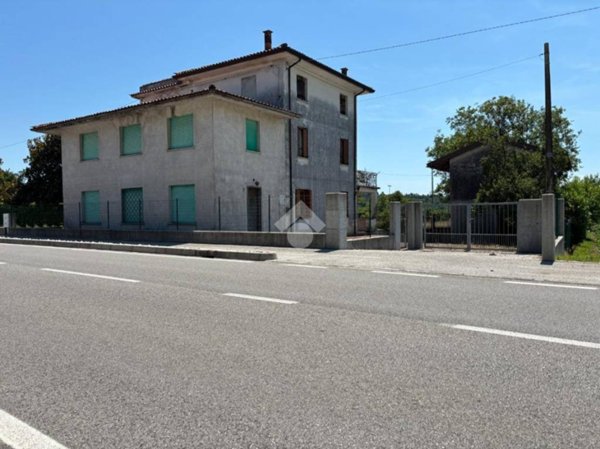 casa indipendente in vendita a Cassacco
