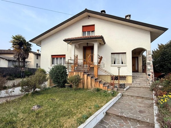 casa indipendente in vendita a Cassacco