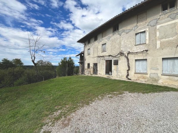 casa indipendente in vendita a Cassacco