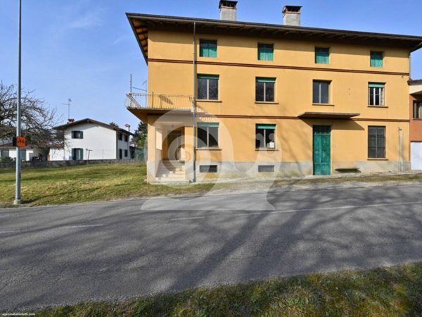 casa indipendente in vendita a Cassacco