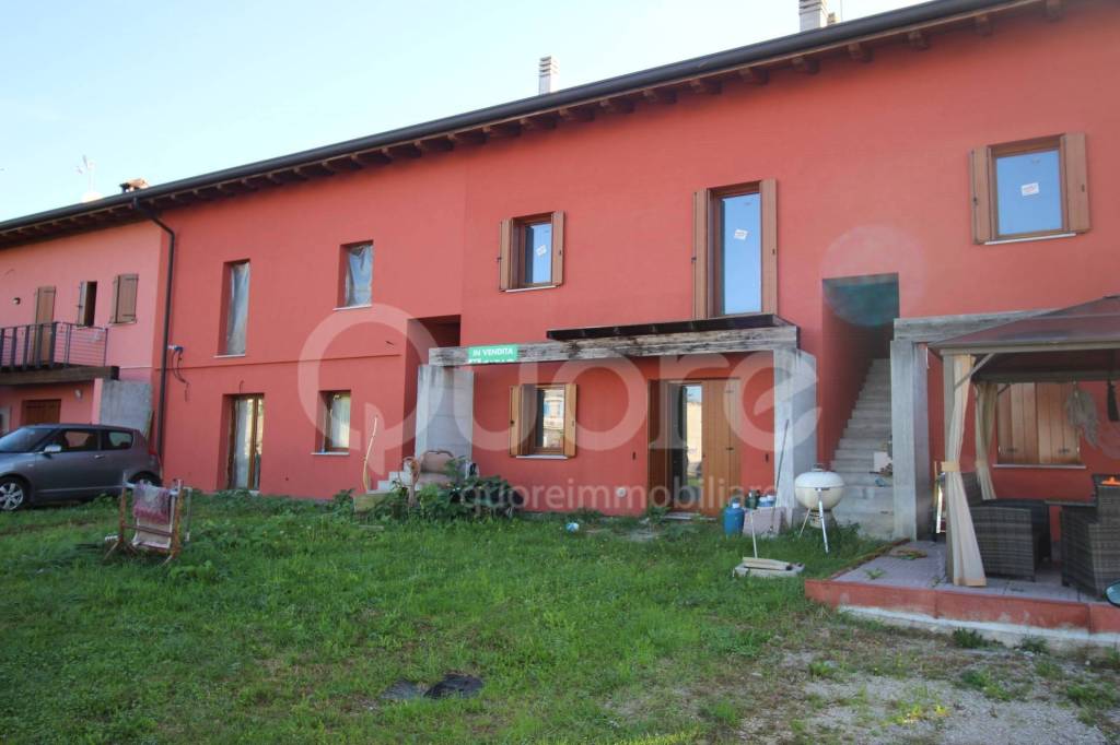 appartamento in vendita a Cassacco in zona Raspano