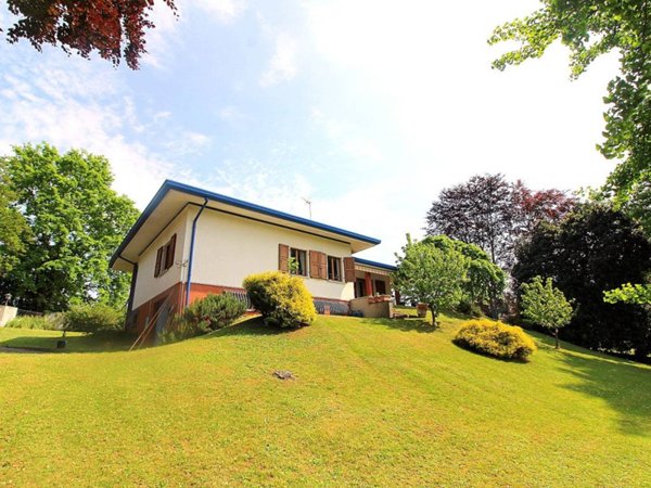 casa indipendente in vendita a Cassacco in zona Montegnacco