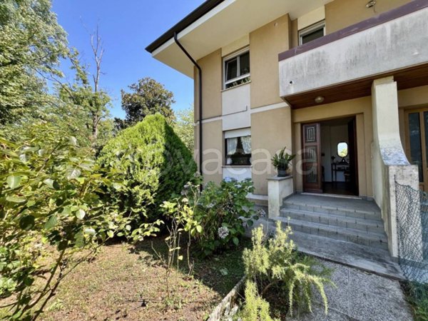 appartamento in vendita a Cassacco in zona Montegnacco