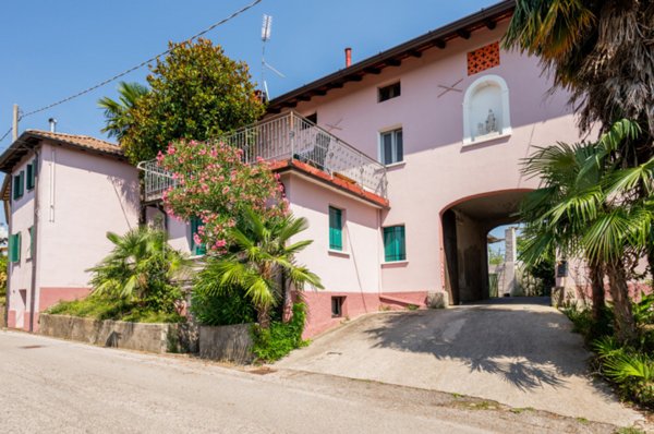 casa indipendente in vendita a Cassacco in zona Montegnacco
