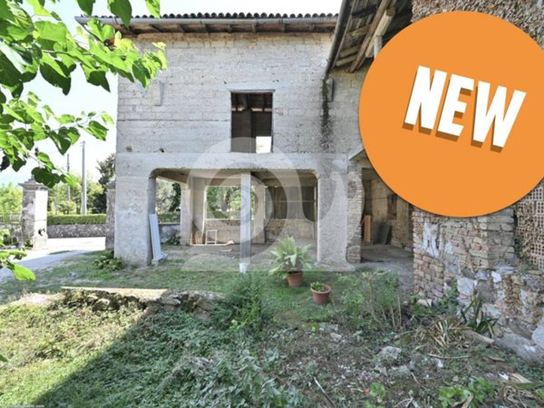 casale in vendita a Cassacco in zona Montegnacco