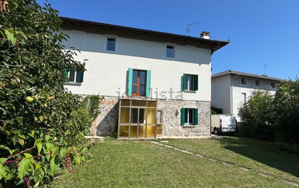 casa indipendente in vendita a Cassacco in zona Montegnacco