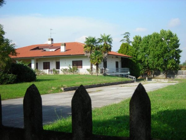 villa in vendita a Castions di Strada in zona Morsano di Strada