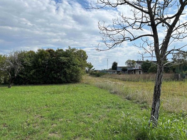 terreno agricolo in vendita a Castions di Strada