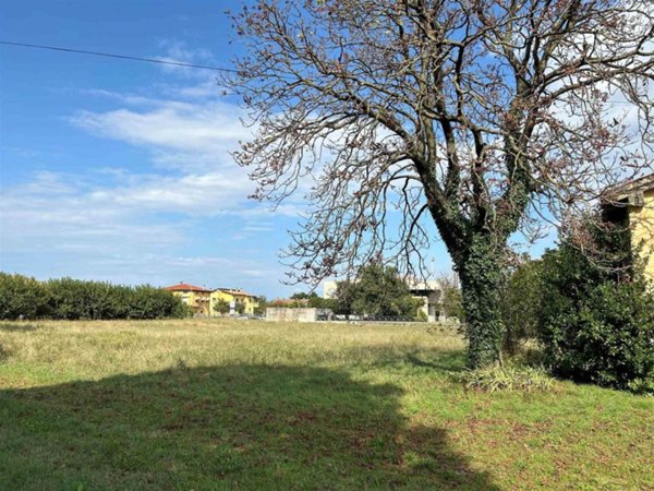 terreno agricolo in vendita a Castions di Strada