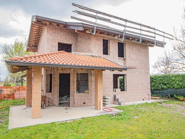 casa indipendente in vendita a Castions di Strada in zona Morsano di Strada