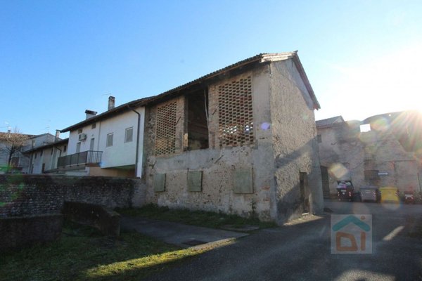 terreno edificabile in vendita a Castions di Strada