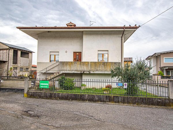 casa indipendente in vendita a Castions di Strada