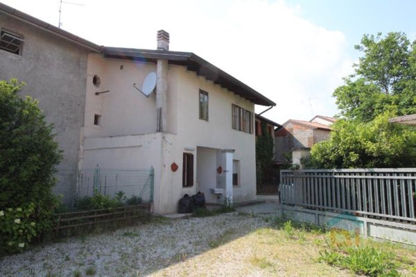 casa indipendente in vendita a Castions di Strada