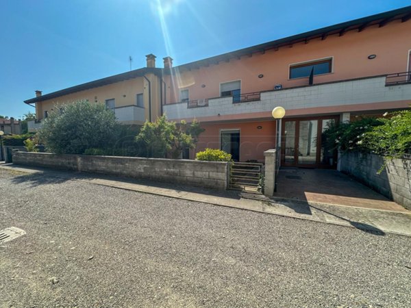 appartamento in vendita a Castions di Strada