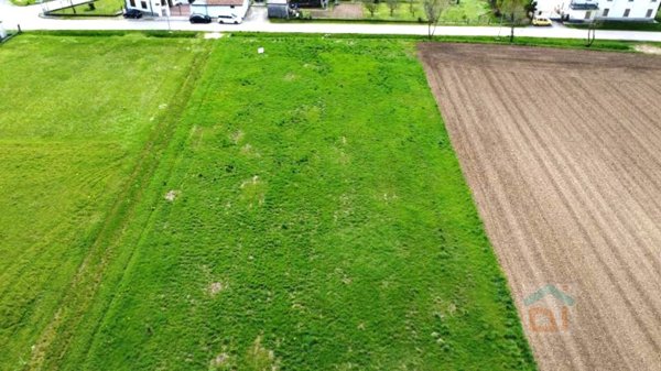 terreno edificabile in vendita a Castions di Strada