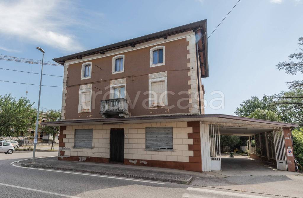 casa indipendente in vendita a Castions di Strada