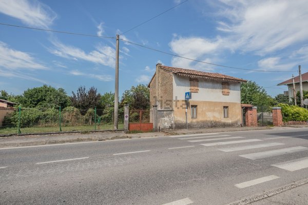 quadrivano in vendita a Castions di Strada