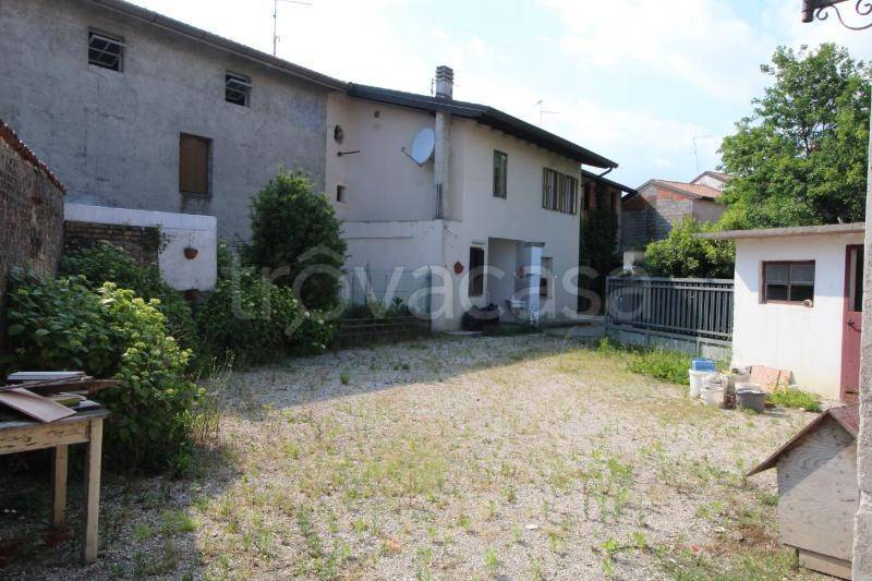 casa indipendente in vendita a Castions di Strada
