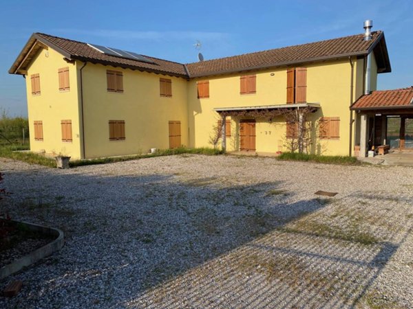 casa indipendente in vendita a Castions di Strada