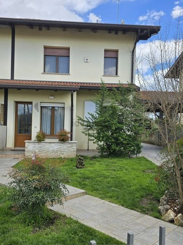 casa indipendente in vendita a Castions di Strada