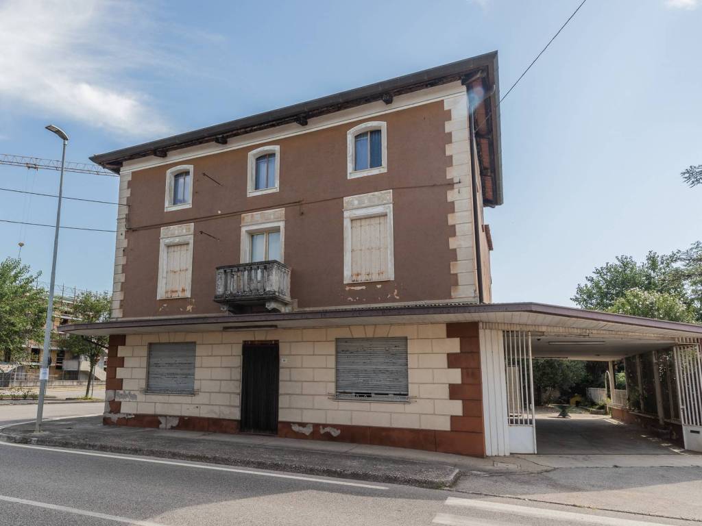 casa indipendente in vendita a Castions di Strada