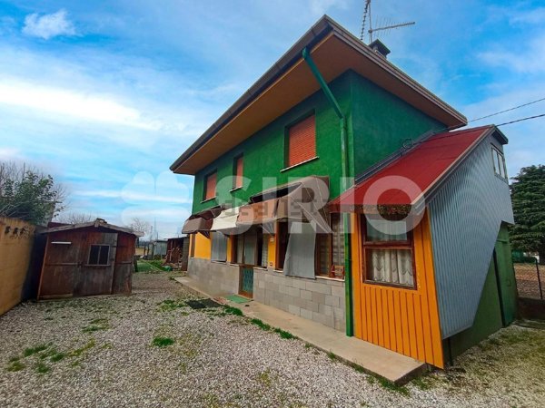 casa indipendente in vendita a Castions di Strada