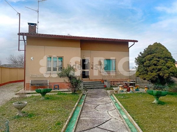 casa indipendente in vendita a Castions di Strada