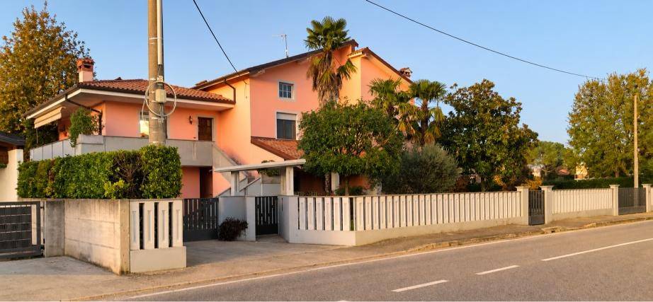 casa indipendente in vendita a Castions di Strada in zona Morsano di Strada