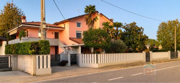 casa indipendente in vendita a Castions di Strada in zona Morsano di Strada
