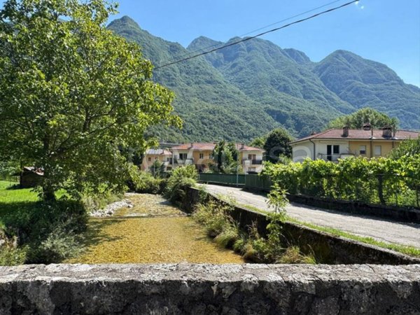 casa indipendente in vendita a Cavazzo Carnico in zona Somplago