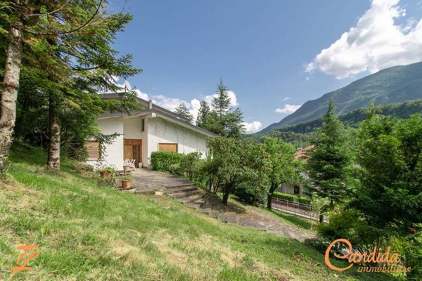 casa indipendente in vendita a Cavazzo Carnico