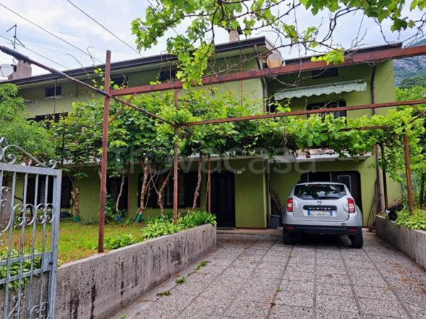 casa indipendente in vendita a Cavazzo Carnico