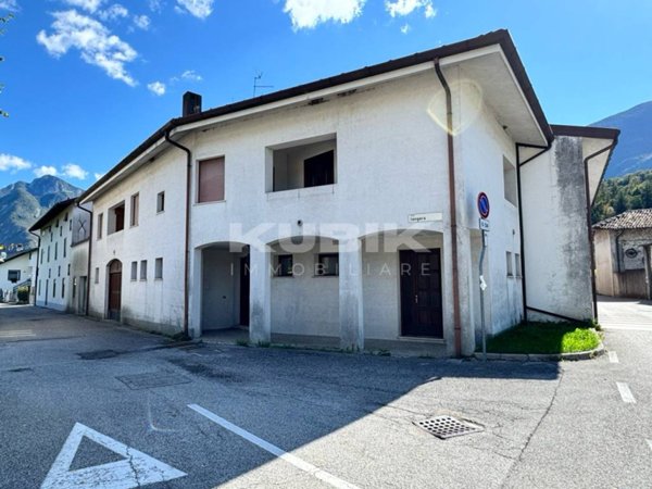 casa indipendente in vendita a Cavazzo Carnico