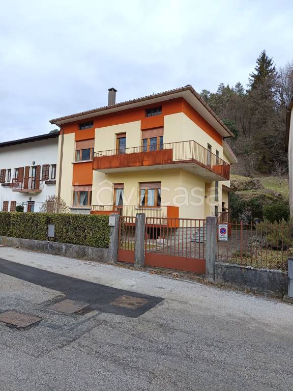 casa indipendente in vendita a Cavazzo Carnico