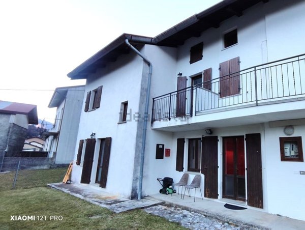 casa indipendente in vendita a Cavazzo Carnico in zona Cesclans