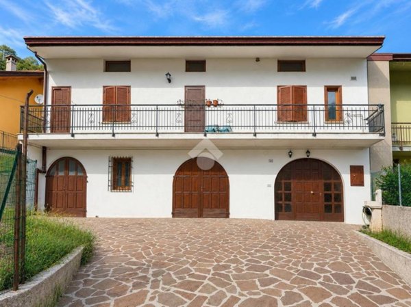casa indipendente in vendita a Cavazzo Carnico in zona Somplago