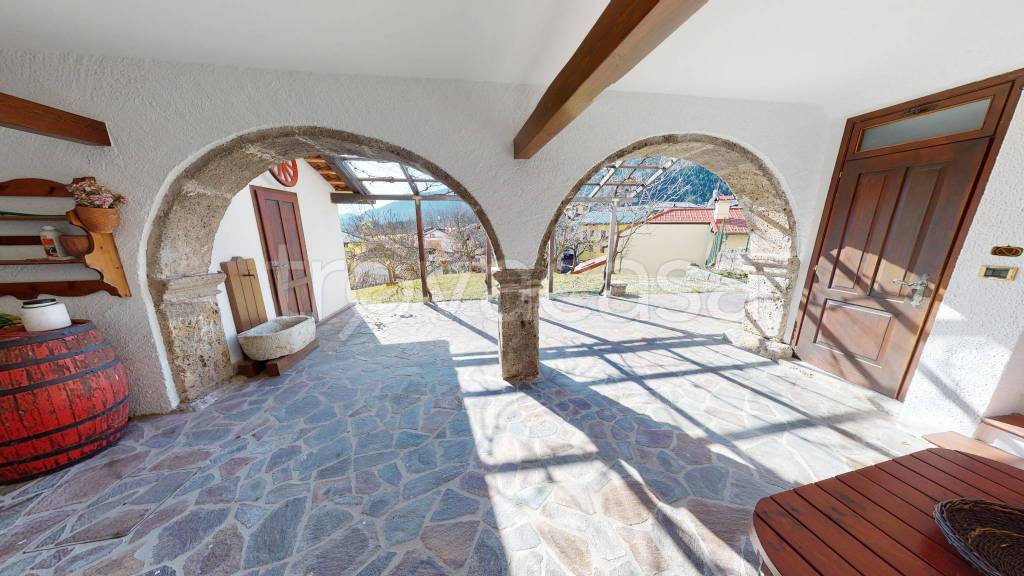 casa indipendente in vendita a Cercivento