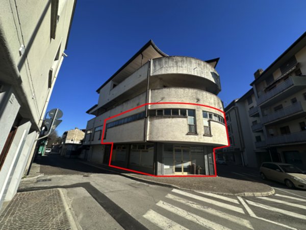 locale commerciale in vendita a Cervignano del Friuli