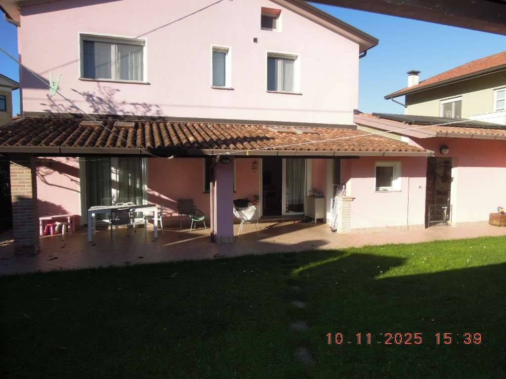 casa indipendente in vendita a Cervignano del Friuli