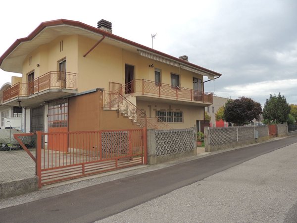 casa indipendente in vendita a Cervignano del Friuli