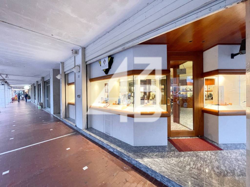 negozio in vendita a Cervignano del Friuli