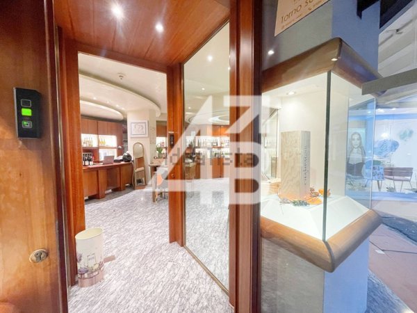 locale commerciale in vendita a Cervignano del Friuli