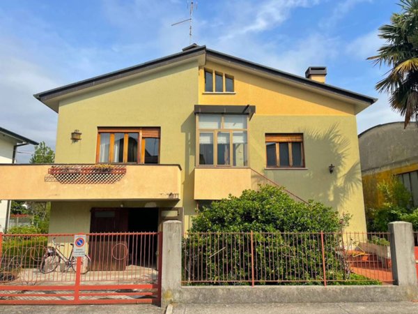 casa indipendente in vendita a Cervignano del Friuli