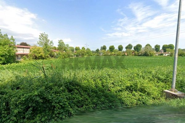 terreno edificabile in vendita a Cervignano del Friuli in zona Strassoldo