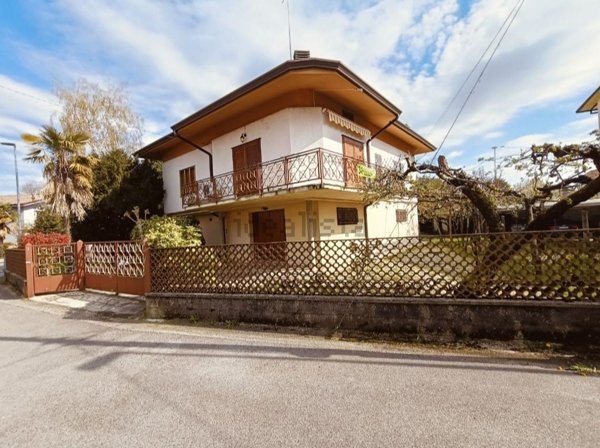 casa indipendente in vendita a Cervignano del Friuli in zona Strassoldo