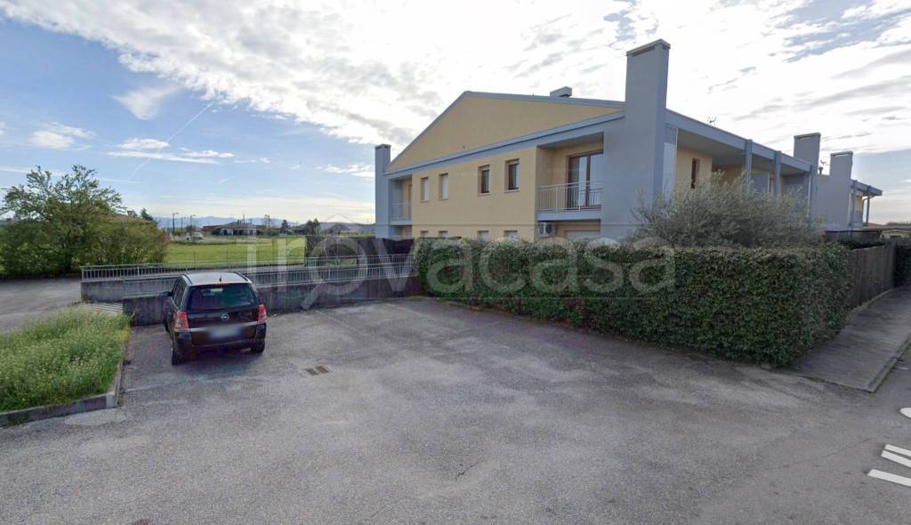 casa semindipendente in vendita a Chiopris-Viscone