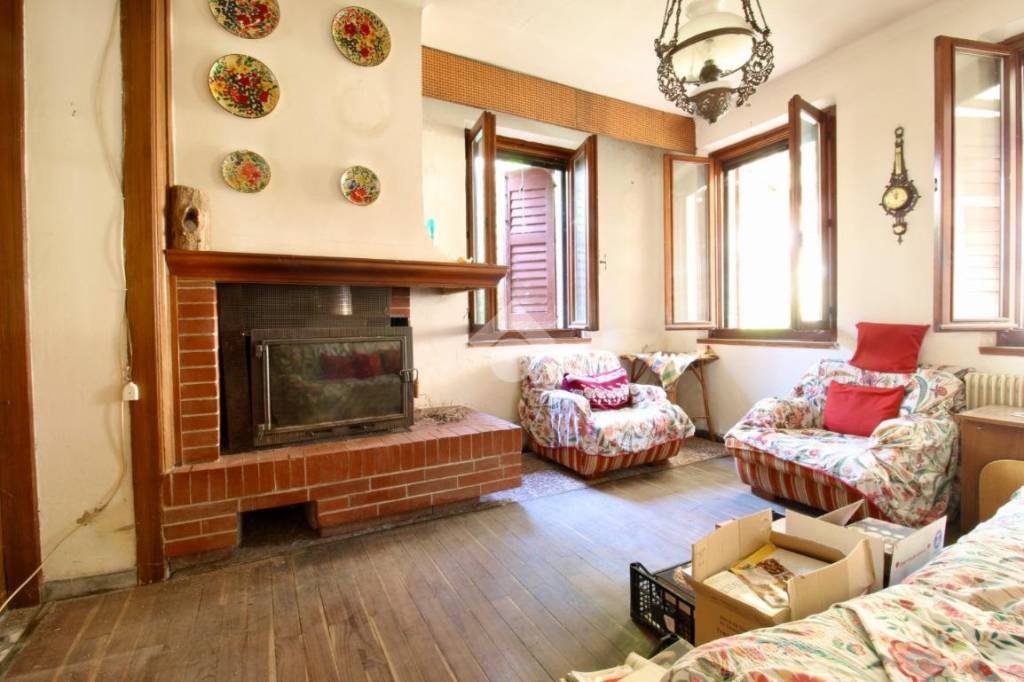 casa indipendente in vendita a Chiopris-Viscone